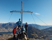 02 Alla croce di vetta del Corno Birone (1116 m)